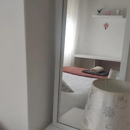 Piso Centrico En Apartment *